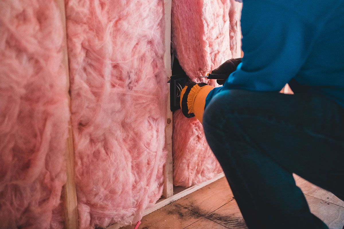 Insulating your home effectively is a great way to reduce energy losses, and thus energy consumption and costs.